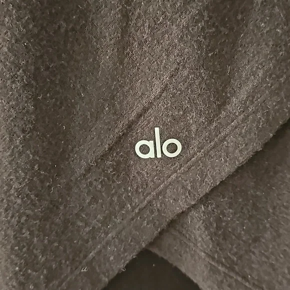 NWT- Alo Embrace Long Sleeve Cross Street - Picture 3 of 6